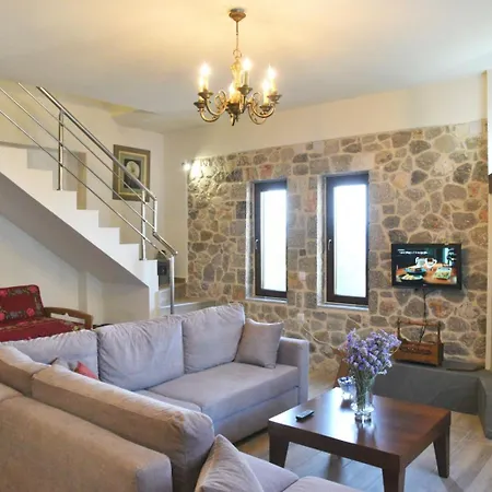 Helena's House Tatil Evi