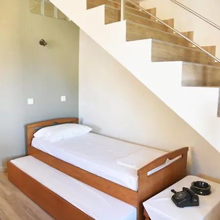 Helena's House Ipáti