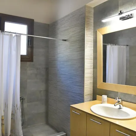 Helena's House Ipáti